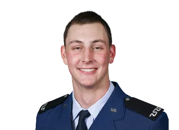 Riley Dering headshot