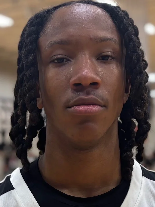 Julian Washington headshot