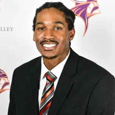 Devin Davenport headshot