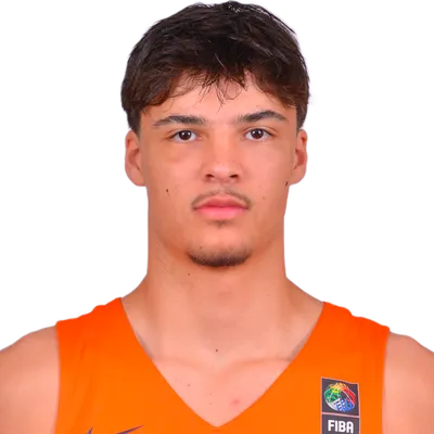 Yannick Pinas headshot