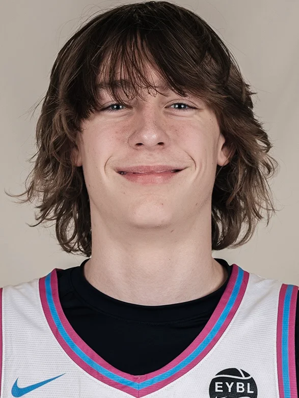 Vaughn Karvala headshot