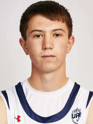 Eli Herbert headshot