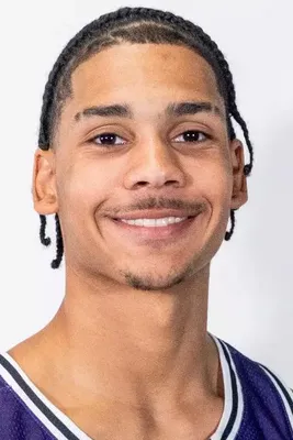 Manu Manciel headshot