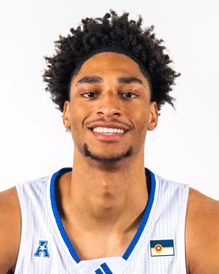 Derelle Desire headshot